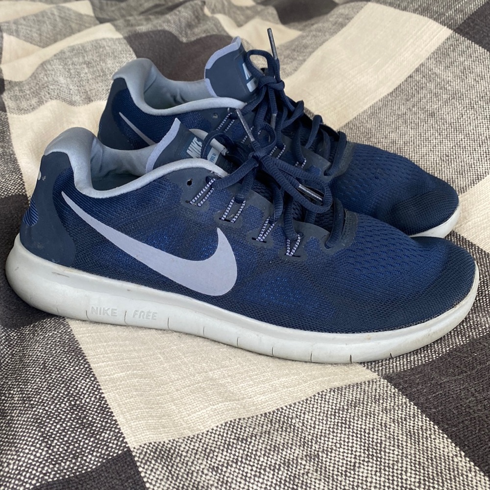 NIKE FREE RN